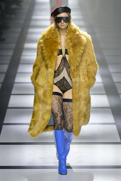 Look 2